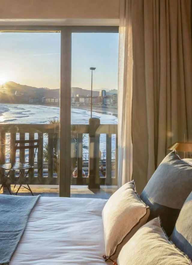 Ur bare Hotel, Spagna