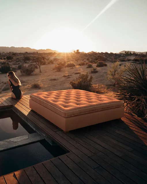 Letto Sommier Capri in tessuto di Midsummer Milano