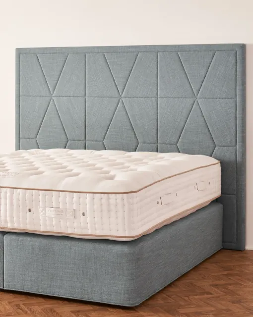 Letto con testiera Berkeley di Vispring