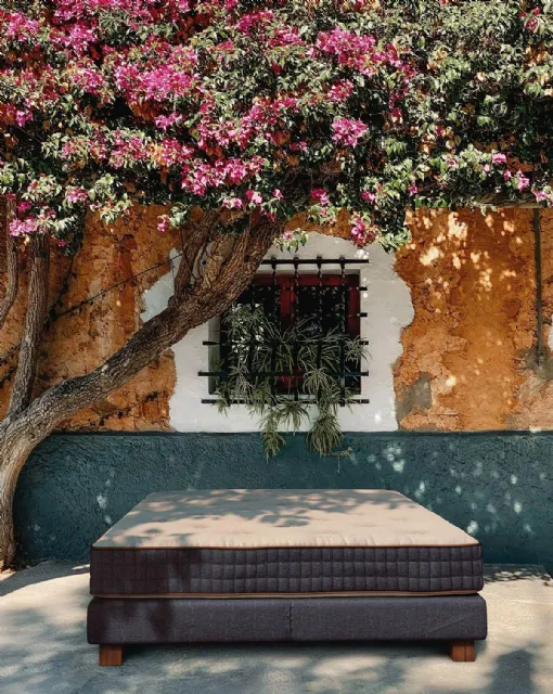 Letto sommier Amalfi di Midsummer Milano