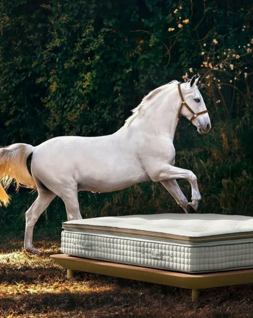 Letto sommier Bellini di Midsummer Milano