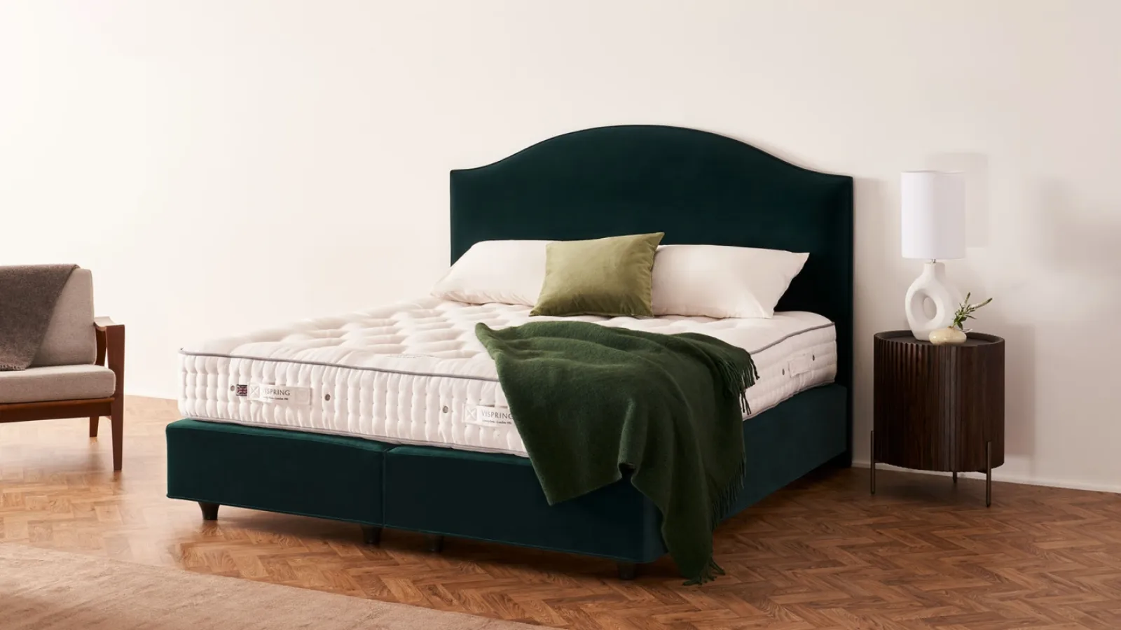 Letto con testiera sagomata Clabon di Vispring