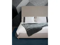 Letto in pelle con testiera Fiori di Seta di Midsummer Milano
