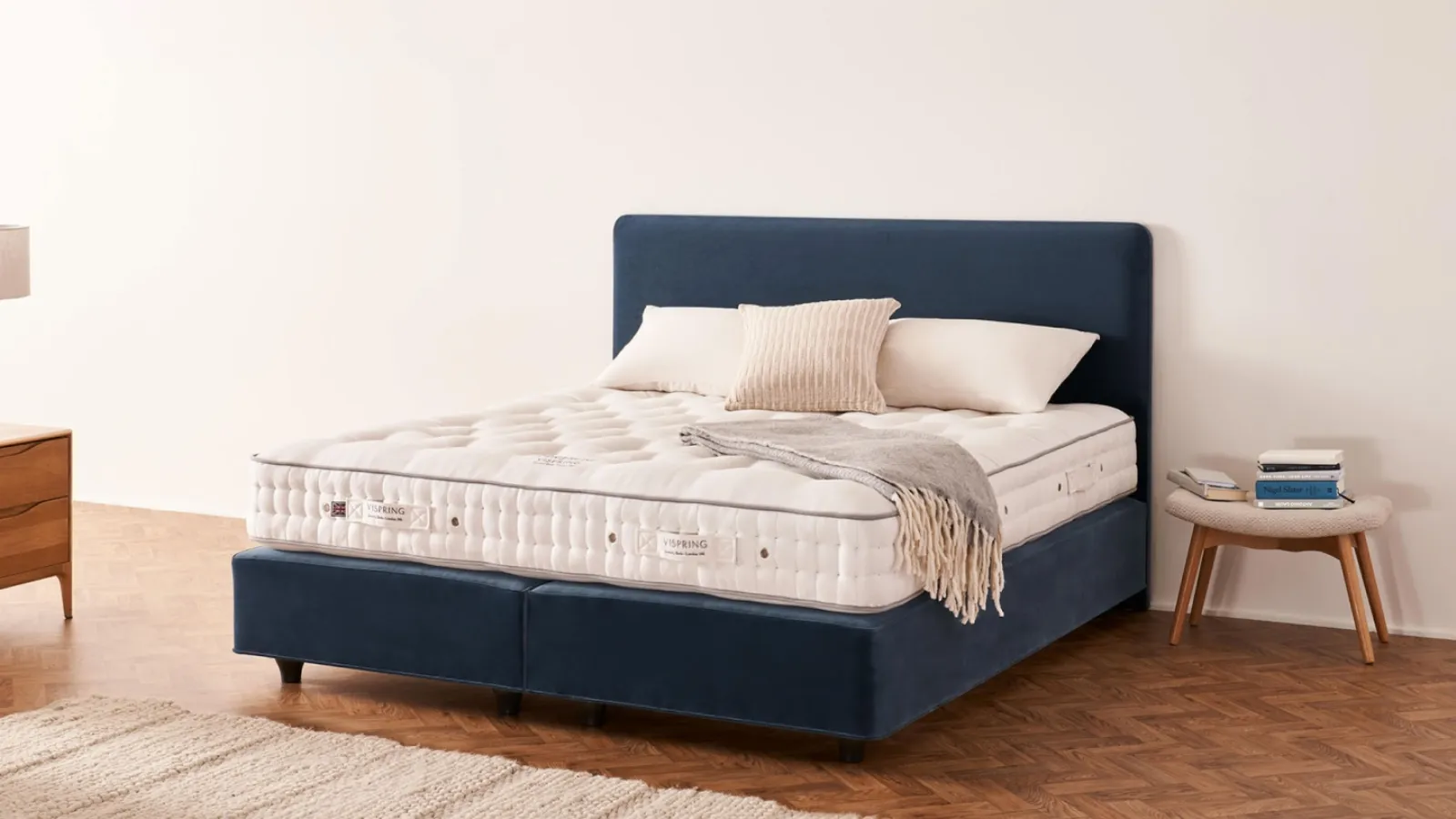 Letto con testiera Rhea di Vispring