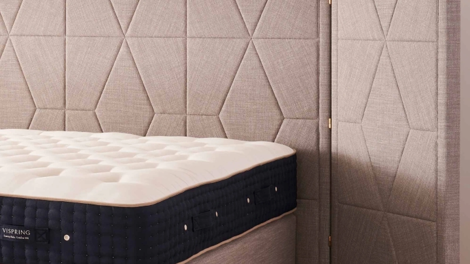 Letto con testiera Grand Berkeley di Vispring