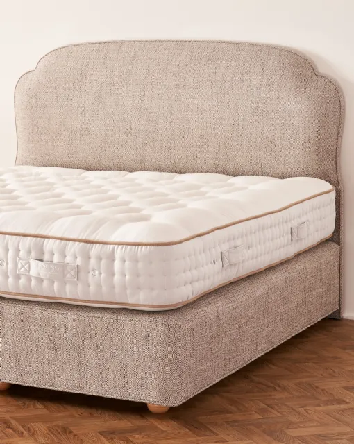 Letto con testiera Moncorvo di Vispring