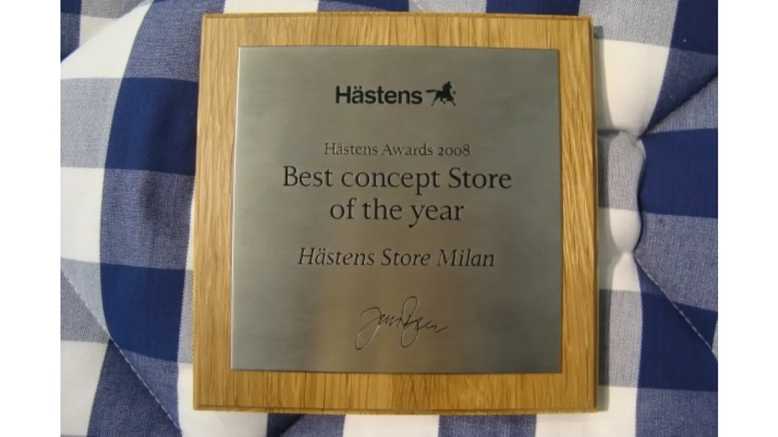 HASTENS STORE MILANO 2007